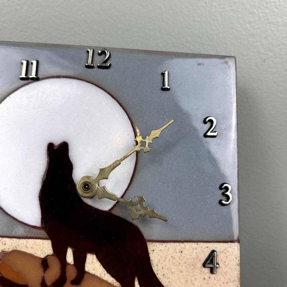 Vintage Howling Coyote Wolf Wall Clock Ceramic Porcelain Tile Art NEEDS REPAIRS - Picture 4 of 9